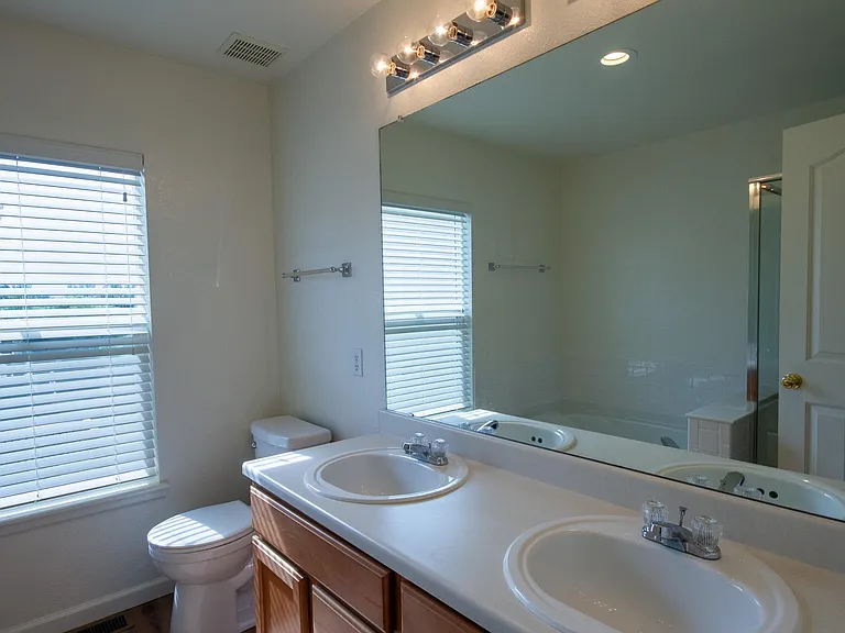 5747 Jaguar Way — Photo 21