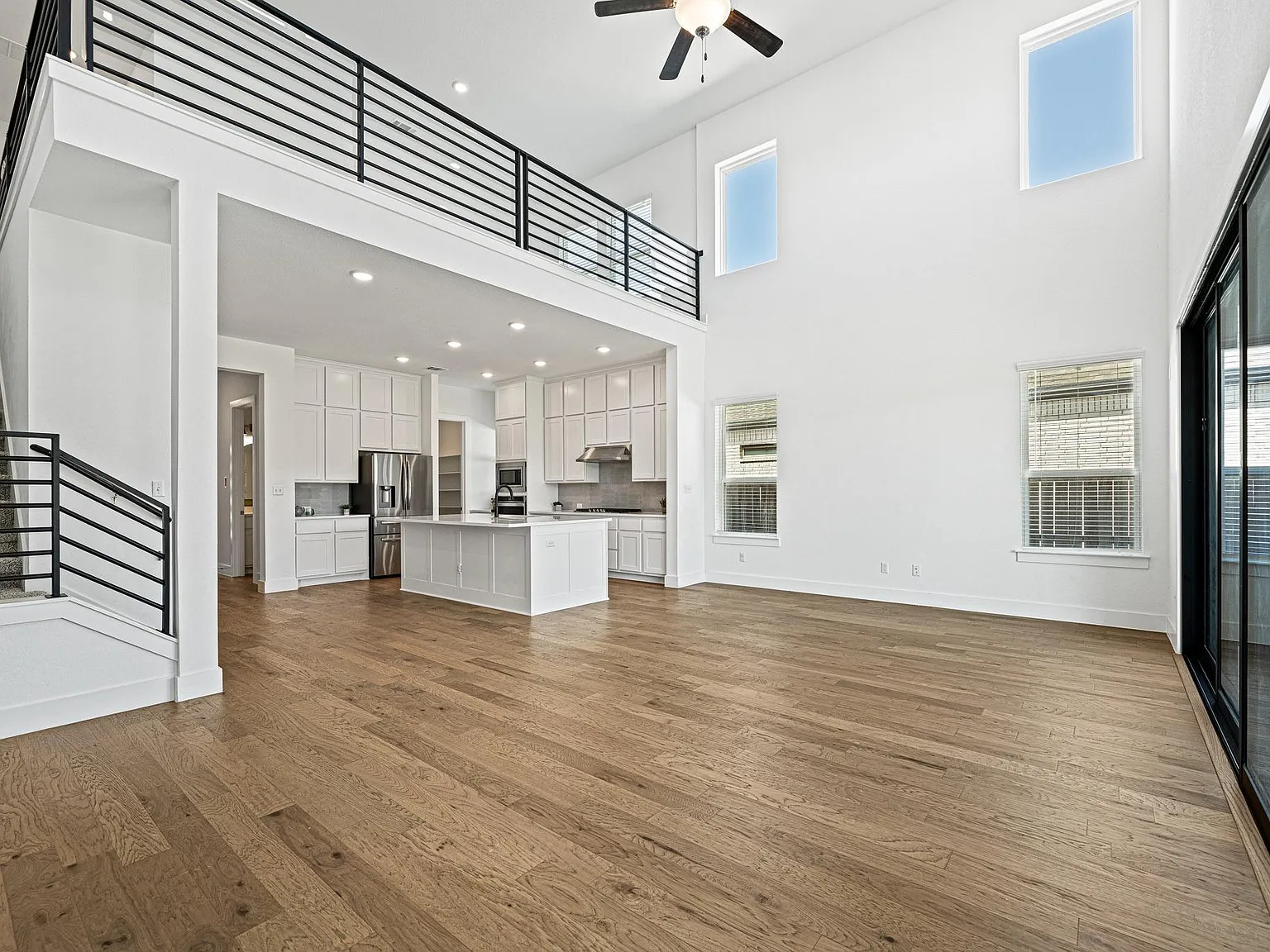 4 bed, 3.5 bath, 2986 sqft, $3,300 — Photo 4