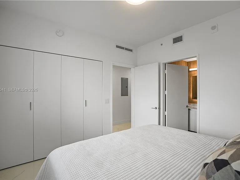 700 NE 24th St #3905 — Photo 26