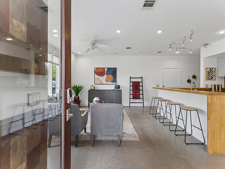 5305 Guadalupe St #A — Photo 27