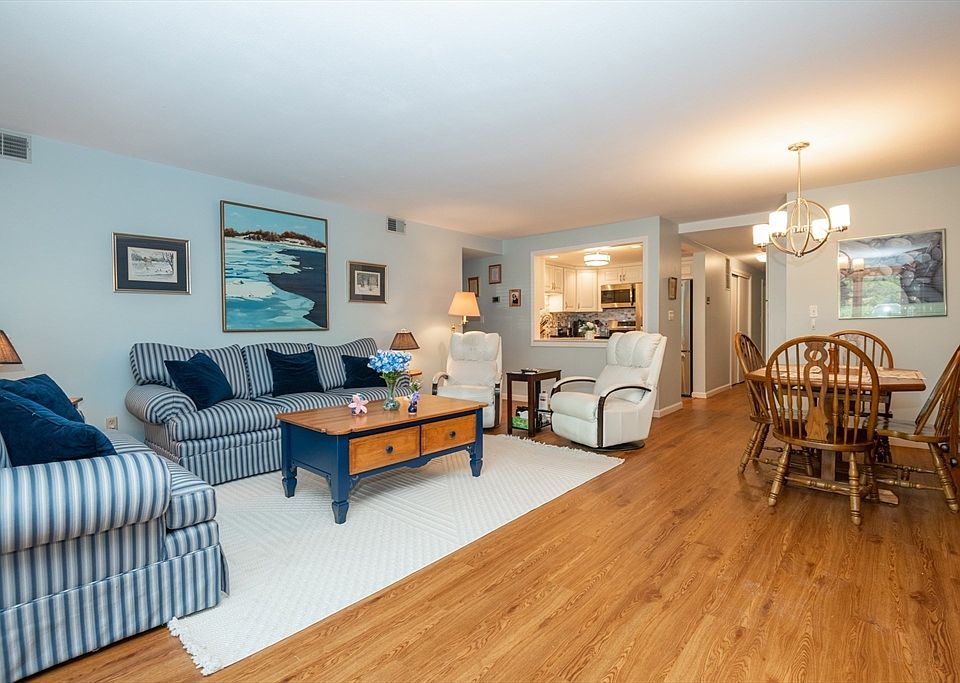 1st image of 30 Conant St APT 1B