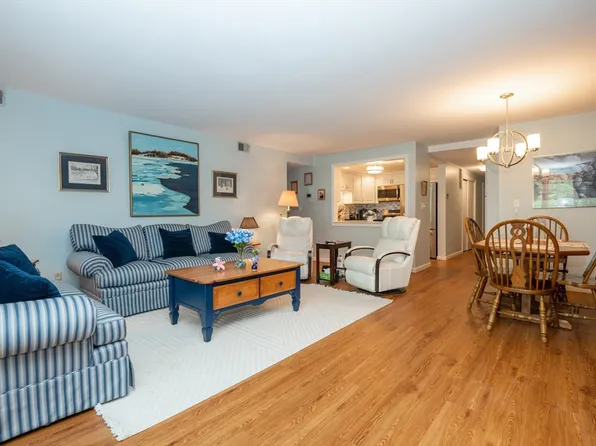 30 Conant St APT 1B, Beverly, MA 01915