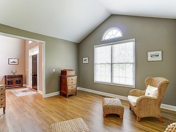 3rd image of 6245 Bridgewater Ct
