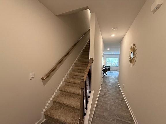 3rd image of 1404 Gracie Ln