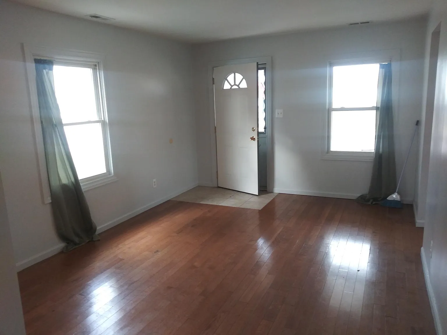 2 bed, 792 sqft, $1,300 — Photo 3