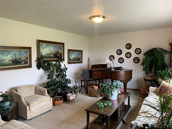 3rd image of 1399 County Road 1356