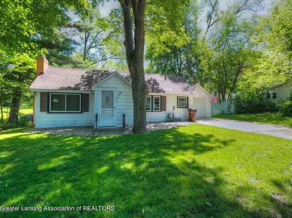 1940 Aurelius Rd, Holt, MI 48842