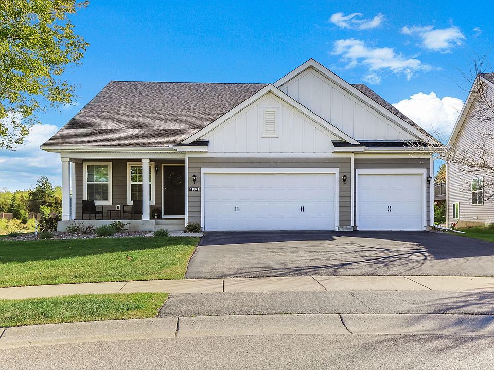 1st image of 11871 Blue Spruce Ct N