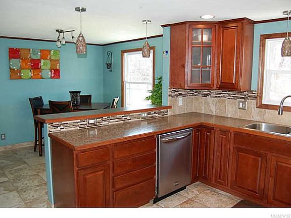 3rd image of 22 Millbrook Ct