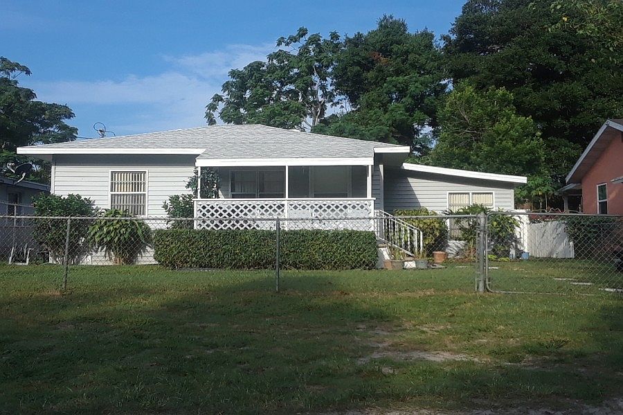1st image of 1212 Valencia Ave
