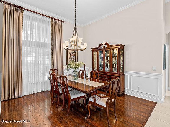 5th image of 921 Wildwood Dr