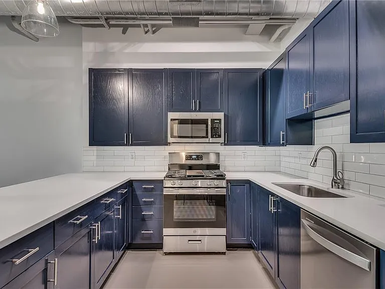 400 Village Pkwy NE #202 — Photo 5