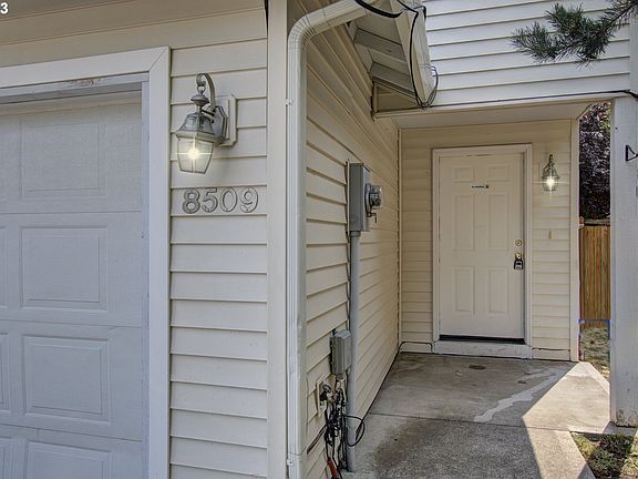 5th image of 8509 NE 37th Cir