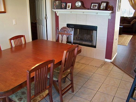 Dual-sided Fireplace Dining 
