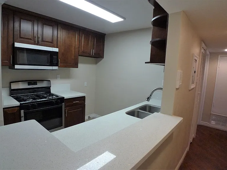 North Tower Apts — Photo 85