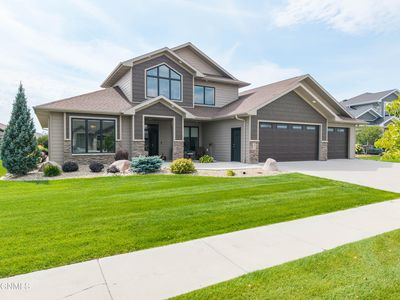 1011 Reserve Ln, Bismarck, ND, 58503