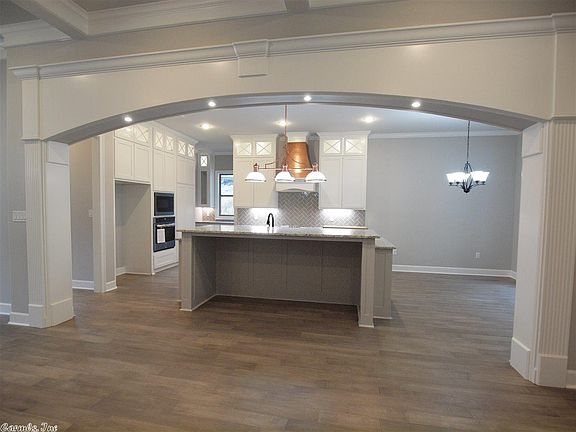 5th image of 128 Cove Creek Ct
