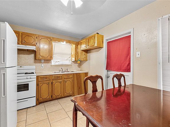 5th image of 1750 Bernandino Street