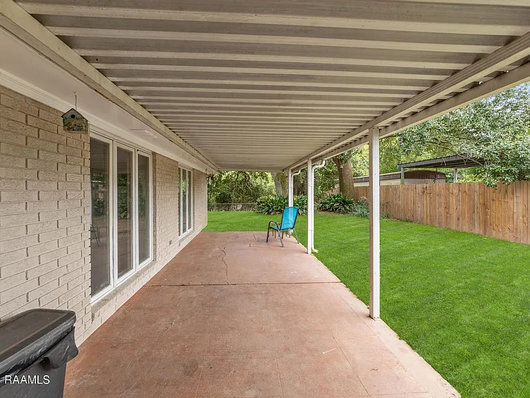 218 Debby Dr — Photo 30