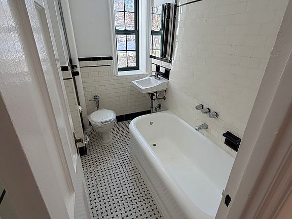 4th image of 465 Broadway APT 2C