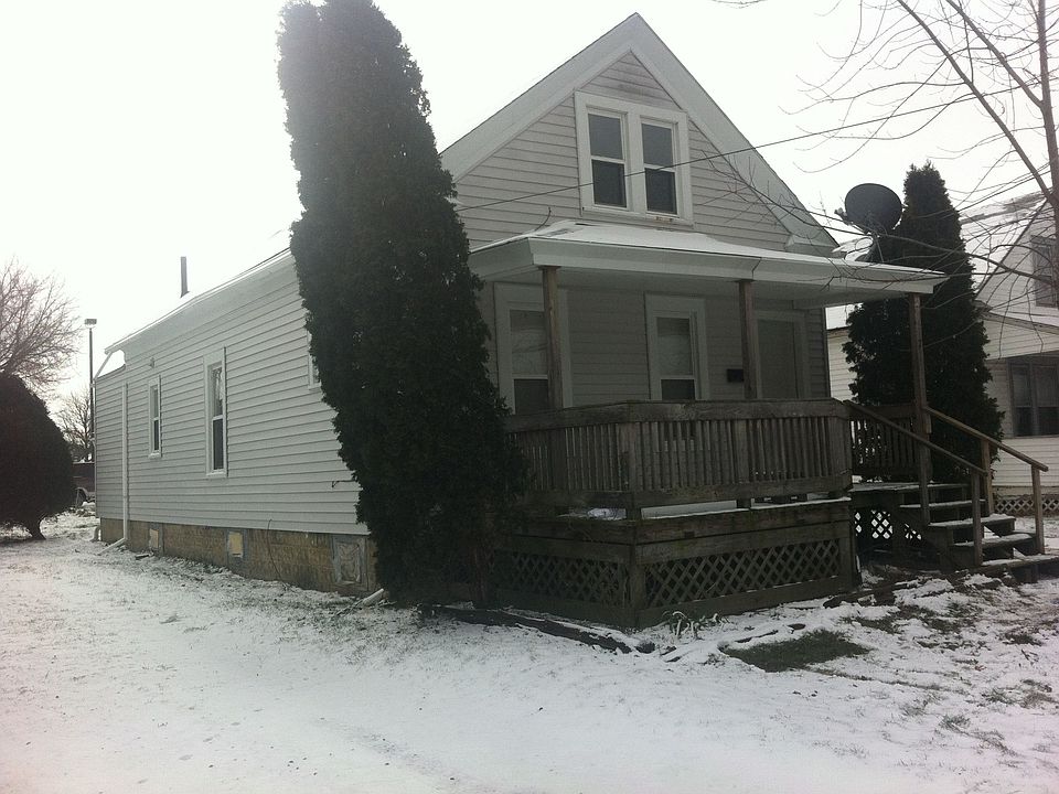 2nd image of 709 W 18th St