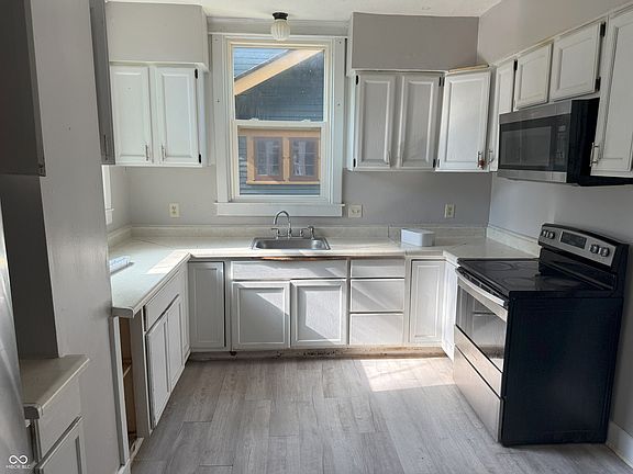 5th image of 4140 N College Ave