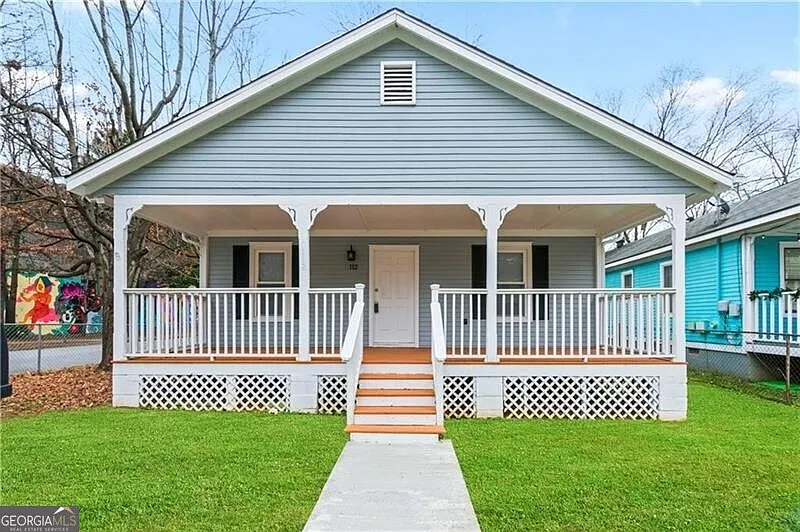 3 bed, 1.0 bath, 1120 sqft, $3,250 — Photo 1