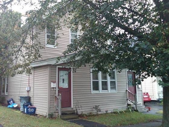 1st image of 908 Oak St
