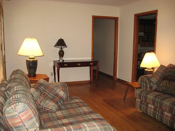 WOOD FLOORS IN GREAT ROOM