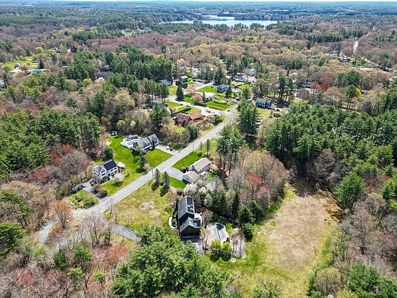 2nd image of 35 Sandra Dr