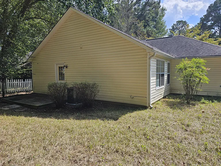 302 Wood Rdg — Photo 11