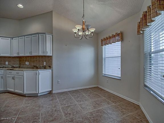 4th image of 3153 Burbank Ln