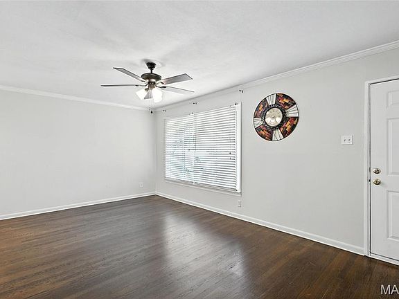 4th image of 7024 Parkwood St