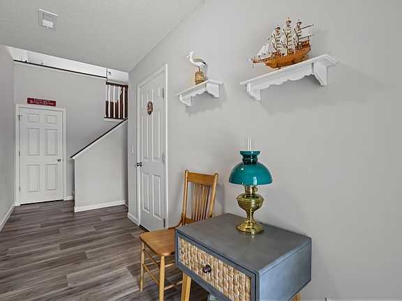 4th image of 8585 Gateway Cir