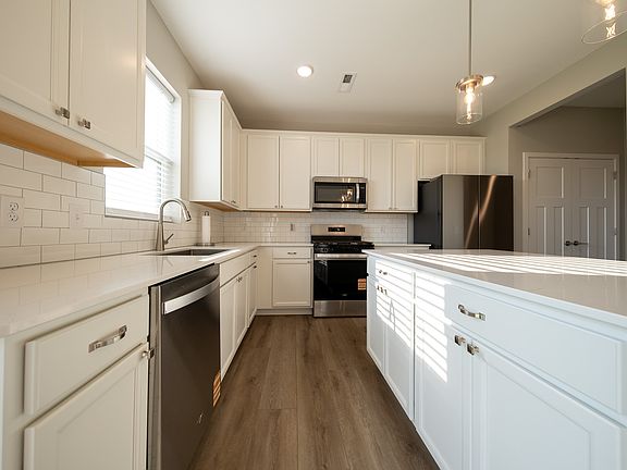 3rd image of 15083 Athgoe Dr