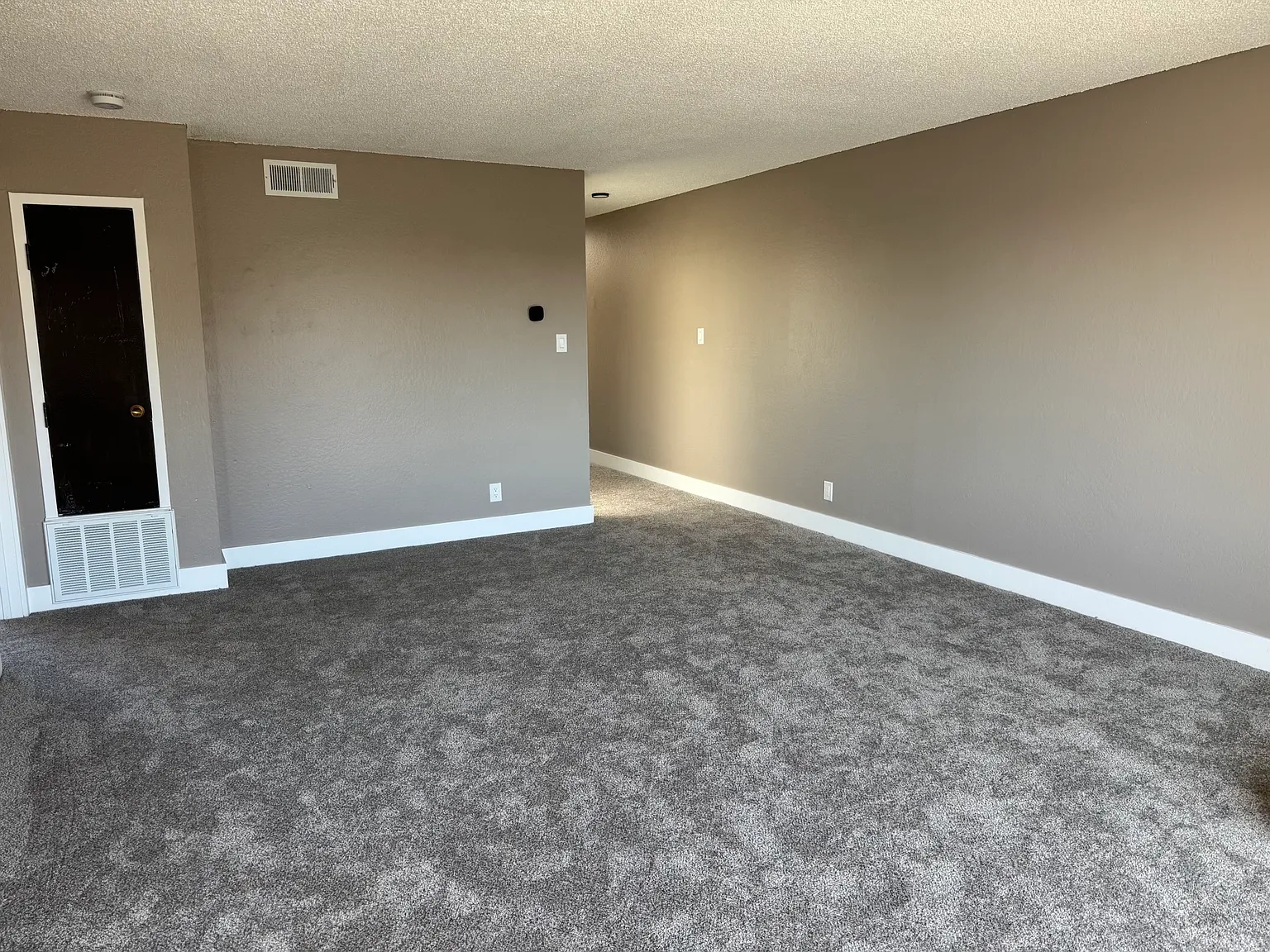 3 bed, 1200 sqft, $5,500 — Photo 3