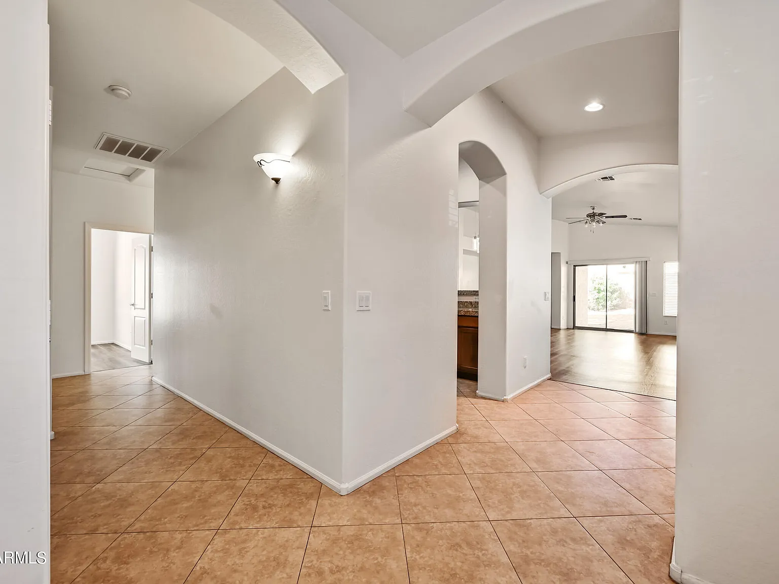 4 bed, 3.0 bath, 1931 sqft, $2,225 — Photo 2