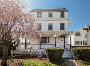 18 Elm Tree Pl #1, Stamford, CT 06906