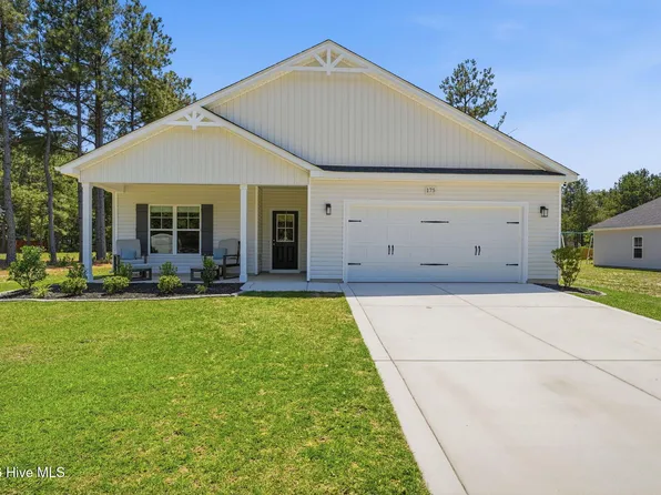 175 Lonesome Glory Dr, Raeford, NC 28376