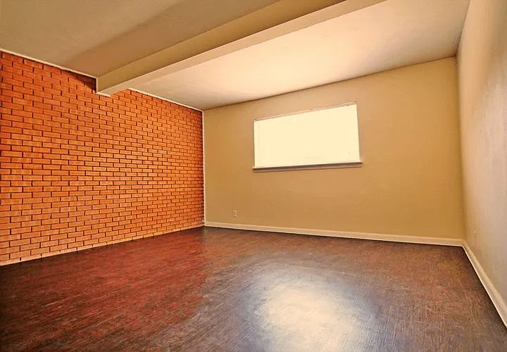 4100 Swiss Ave #2B — Photo 6