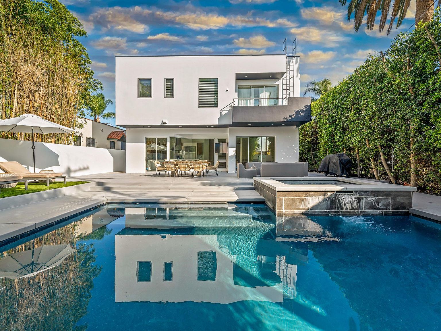 Los Angeles, CA 90048