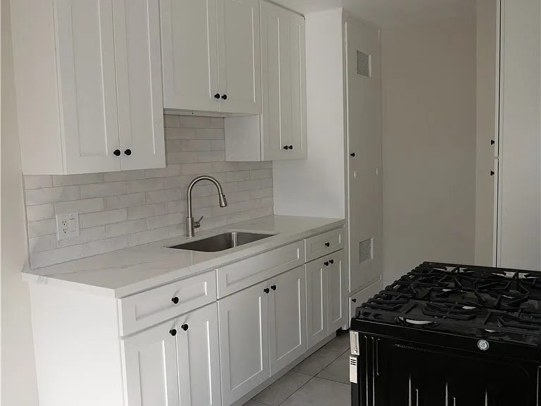 513 E Walnut St #513C — Photo 9