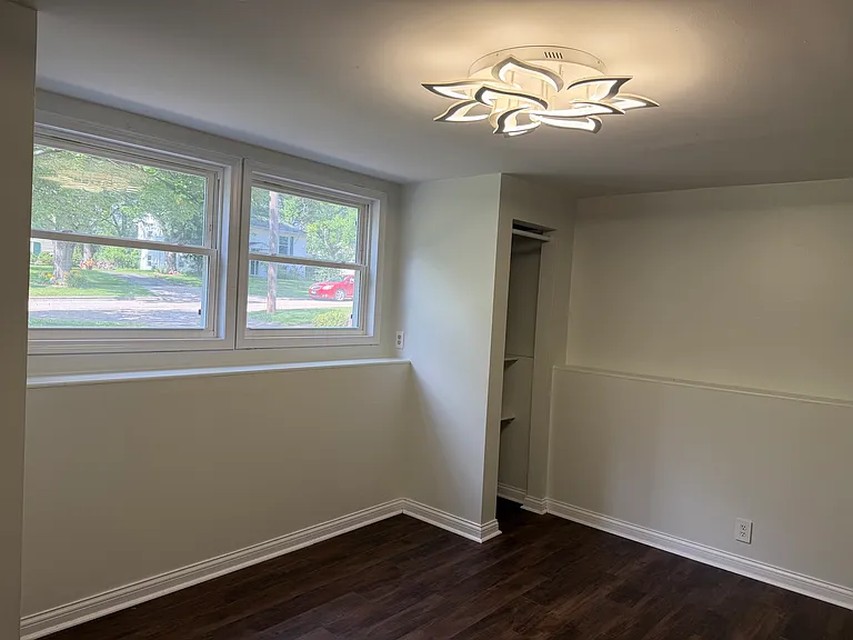 211 E Dresser Rd — Photo 12