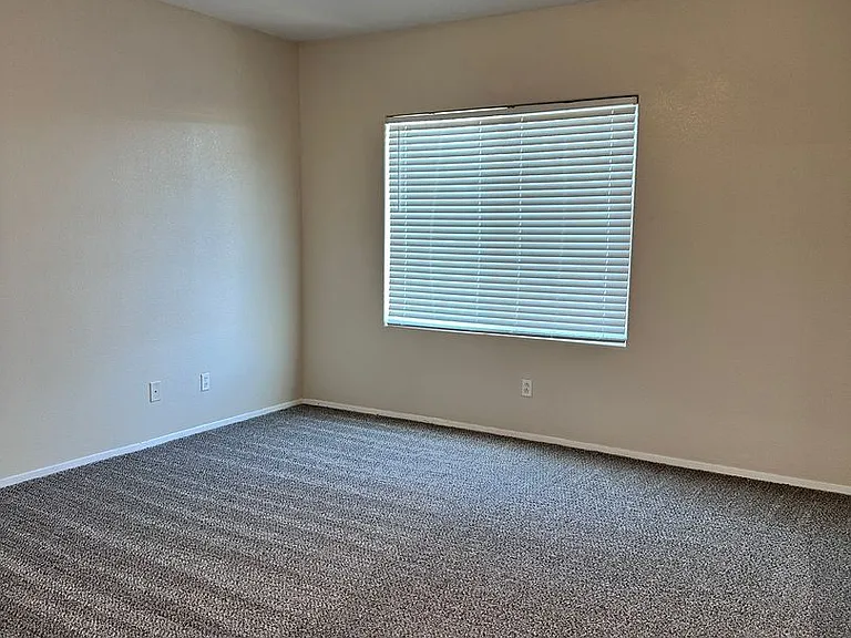 2820 Dowitcher Ave — Photo 17