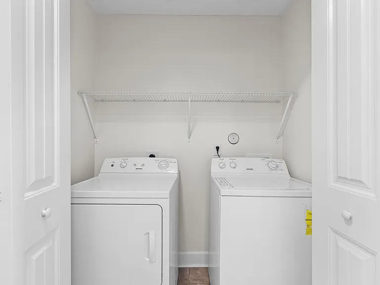 406 Amaryllis Ln — Photo 10