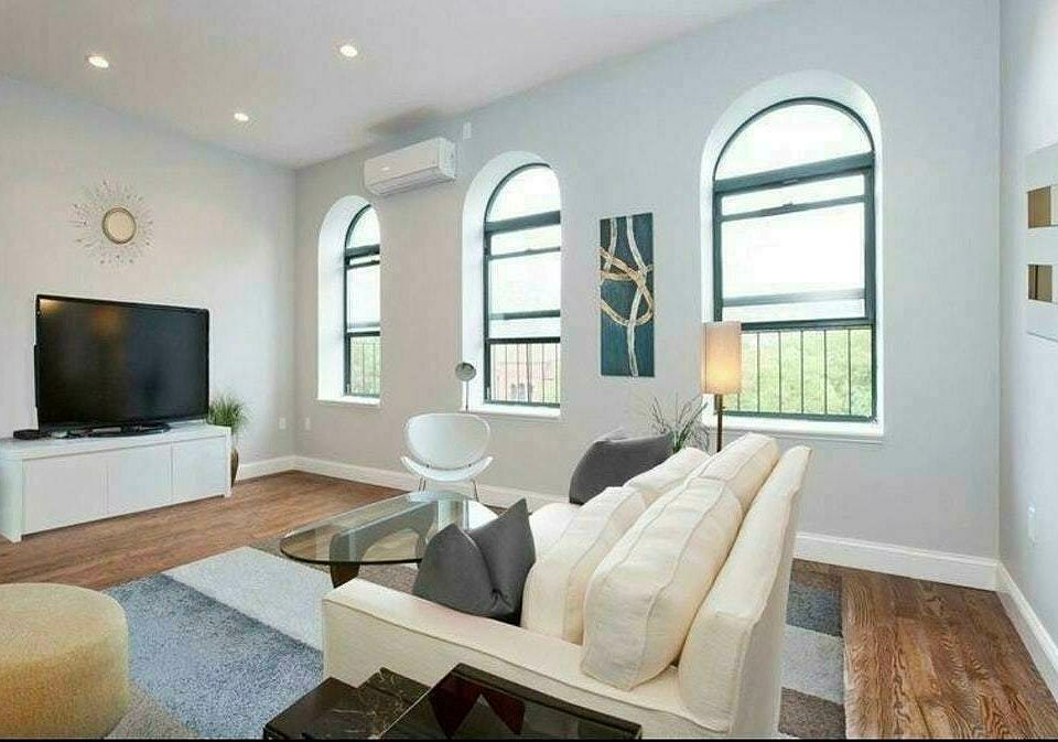 1st image of 2195 7th Ave #5
