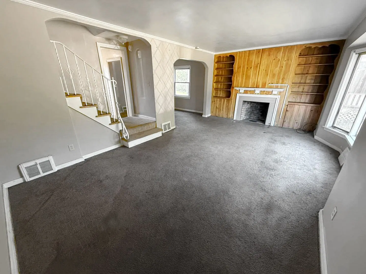 2-Bed, 1 Bath Beautiful Single- Family Home In Cleveland Heights! — Photo 2