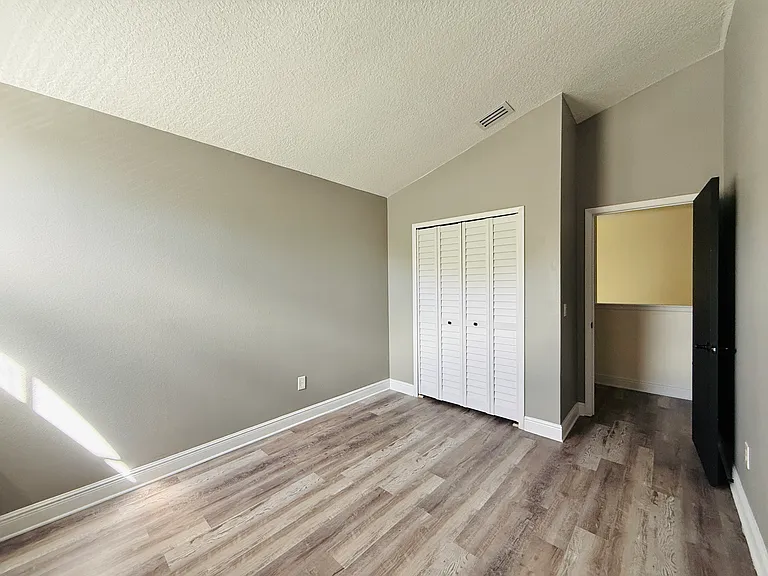 1047 Brielle Ave — Photo 9