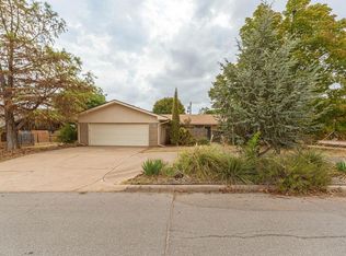 1109 Sherwood Rd, Clinton, OK 73601