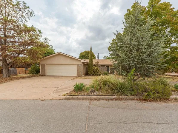 1109 Sherwood Rd, Clinton, OK 73601